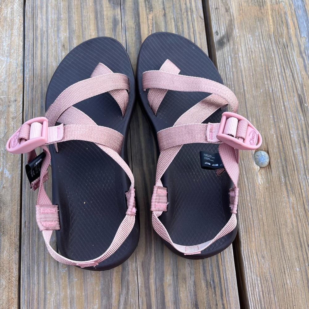 Rose Gold size 8 Chacos